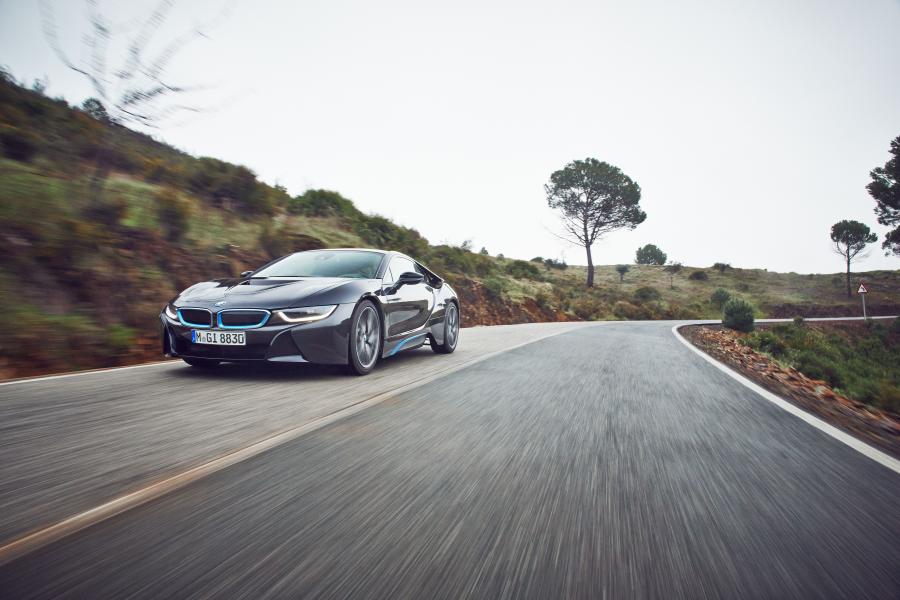  BMW i8 2014 года  (фото 38 из 180)